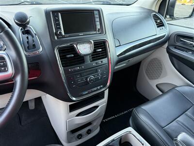 2012 Chrysler Town & Country Touring   - Photo 19 - Reseda, CA 91335