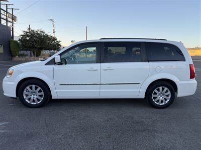 2012 Chrysler Town & Country Touring   - Photo 4 - Reseda, CA 91335