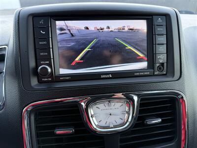 2012 Chrysler Town & Country Touring   - Photo 18 - Reseda, CA 91335