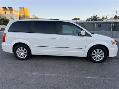 2012 Chrysler Town & Country Touring   - Photo 8 - Reseda, CA 91335