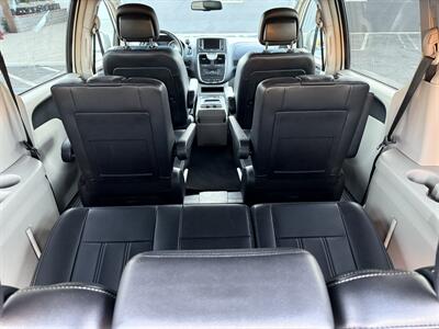 2012 Chrysler Town & Country Touring   - Photo 26 - Reseda, CA 91335