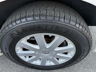 2012 Chrysler Town & Country Touring   - Photo 31 - Reseda, CA 91335