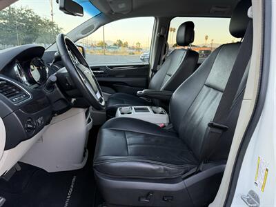 2012 Chrysler Town & Country Touring   - Photo 12 - Reseda, CA 91335
