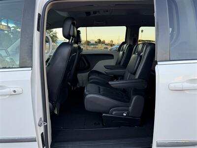 2012 Chrysler Town & Country Touring   - Photo 21 - Reseda, CA 91335