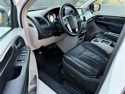 2012 Chrysler Town & Country Touring   - Photo 13 - Reseda, CA 91335