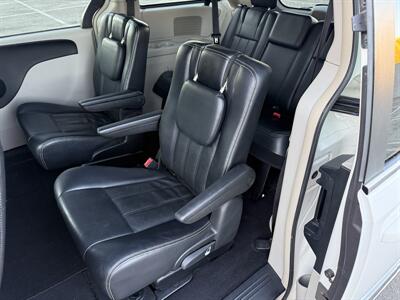 2012 Chrysler Town & Country Touring   - Photo 23 - Reseda, CA 91335