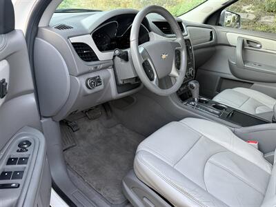2013 Chevrolet Traverse LT   - Photo 31 - Reseda, CA 91335