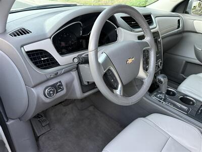 2013 Chevrolet Traverse LT   - Photo 18 - Reseda, CA 91335