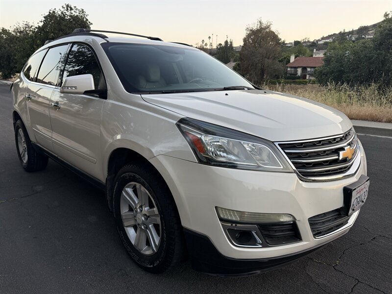 2013 Chevrolet Traverse LT   - Photo 1 - Reseda, CA 91335