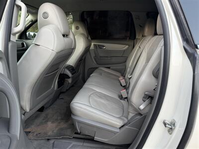 2013 Chevrolet Traverse LT   - Photo 10 - Reseda, CA 91335