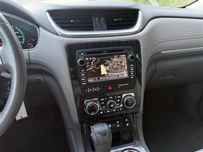 2013 Chevrolet Traverse LT   - Photo 28 - Reseda, CA 91335
