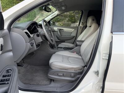 2013 Chevrolet Traverse LT   - Photo 19 - Reseda, CA 91335