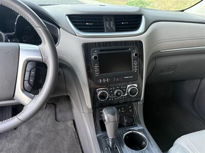 2013 Chevrolet Traverse LT   - Photo 22 - Reseda, CA 91335