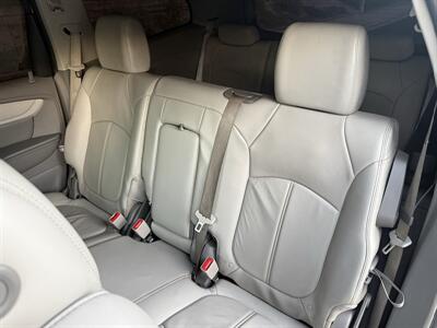 2013 Chevrolet Traverse LT   - Photo 14 - Reseda, CA 91335