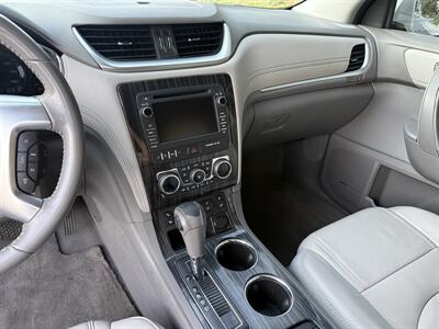2013 Chevrolet Traverse LT   - Photo 23 - Reseda, CA 91335
