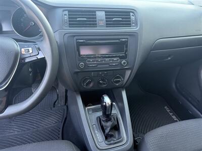 2015 Volkswagen Jetta S   - Photo 15 - Reseda, CA 91335