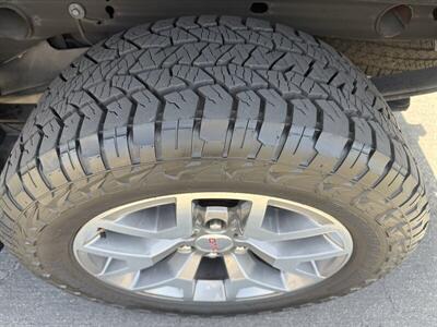 2015 GMC Sierra 1500 SLT   - Photo 37 - Reseda, CA 91335