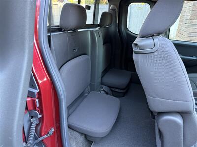 2010 Nissan Frontier SE   - Photo 21 - Reseda, CA 91335