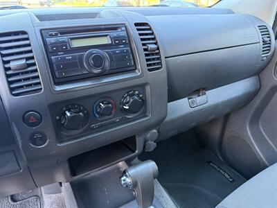2010 Nissan Frontier SE   - Photo 16 - Reseda, CA 91335