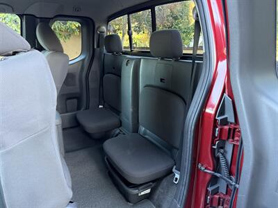 2010 Nissan Frontier SE   - Photo 22 - Reseda, CA 91335