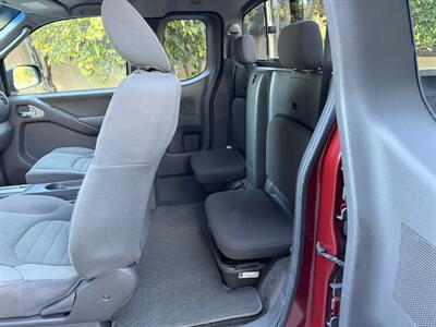 2010 Nissan Frontier SE   - Photo 12 - Reseda, CA 91335