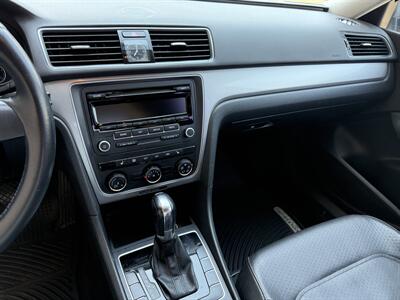 2014 Volkswagen Passat 1.8T S PZEV  Wolfsburg Edition - Photo 18 - Reseda, CA 91335