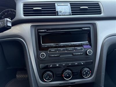 2014 Volkswagen Passat 1.8T Wolfsburg Editi  Wolfsburg Edition - Photo 17 - Reseda, CA 91335