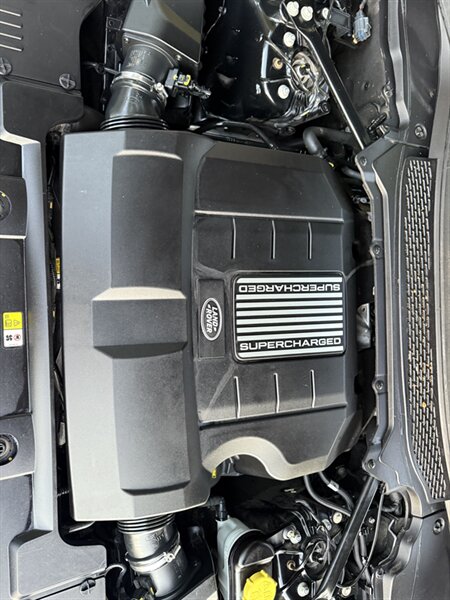 2015 Land Rover Range Rover SuperCharged photo 32