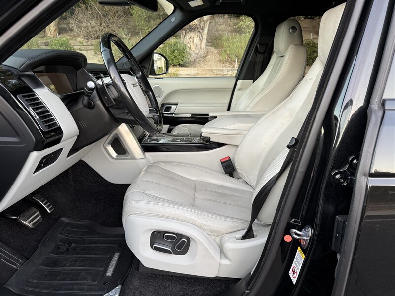 2015 Land Rover Range Rover SuperCharged photo 10