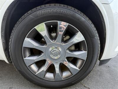2016 Buick Enclave Premium   - Photo 31 - Reseda, CA 91335