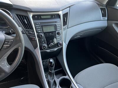 2013 Hyundai SONATA GLS   - Photo 16 - Reseda, CA 91335