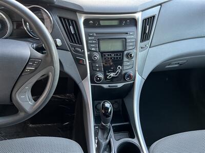 2013 Hyundai SONATA GLS   - Photo 15 - Reseda, CA 91335