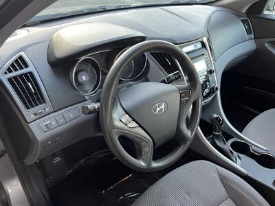 2013 Hyundai SONATA GLS   - Photo 13 - Reseda, CA 91335