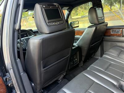 2013 Lincoln Navigator   - Photo 23 - Reseda, CA 91335