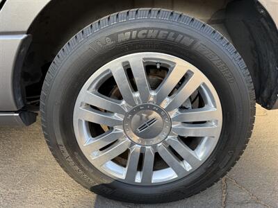 2013 Lincoln Navigator   - Photo 32 - Reseda, CA 91335