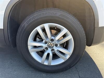 2013 Volkswagen Tiguan S   - Photo 25 - Reseda, CA 91335