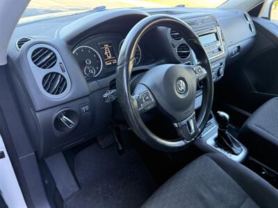2013 Volkswagen Tiguan S   - Photo 14 - Reseda, CA 91335
