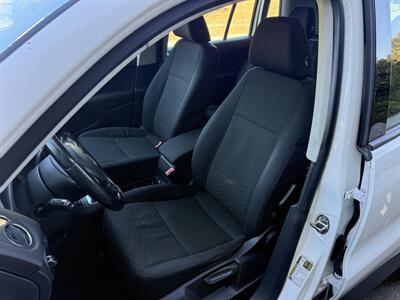 2013 Volkswagen Tiguan S   - Photo 12 - Reseda, CA 91335