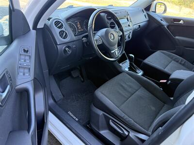 2013 Volkswagen Tiguan S   - Photo 13 - Reseda, CA 91335