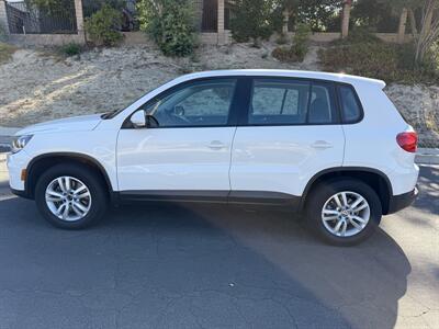 2013 Volkswagen Tiguan S   - Photo 4 - Reseda, CA 91335