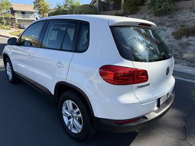 2013 Volkswagen Tiguan S   - Photo 5 - Reseda, CA 91335