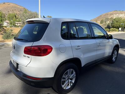 2013 Volkswagen Tiguan S   - Photo 7 - Reseda, CA 91335