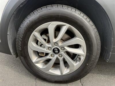 2018 Hyundai TUCSON SE   - Photo 29 - Reseda, CA 91335