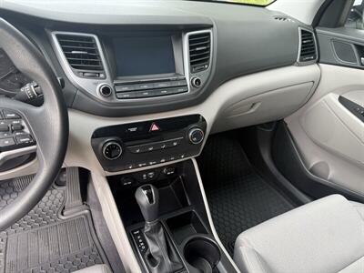 2018 Hyundai TUCSON SE   - Photo 18 - Reseda, CA 91335