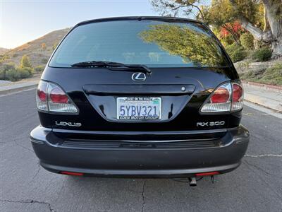 2002 Lexus RX 300   - Photo 6 - Reseda, CA 91335