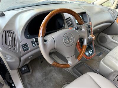 2002 Lexus RX 300   - Photo 13 - Reseda, CA 91335