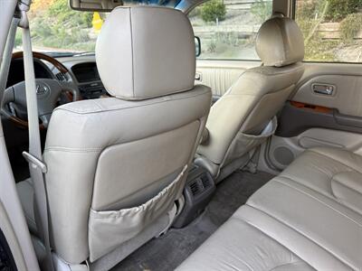 2002 Lexus RX 300   - Photo 20 - Reseda, CA 91335