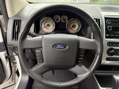 2010 Ford Edge SEL   - Photo 15 - Reseda, CA 91335