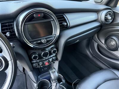 2015 MINI Cooper Cooper   - Photo 18 - Reseda, CA 91335