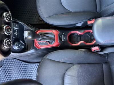 2017 Jeep Renegade Trailhawk   - Photo 19 - Reseda, CA 91335